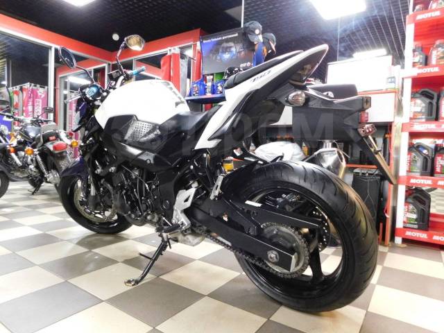 Suzuki GSR 750. 750. ., , ,  .     