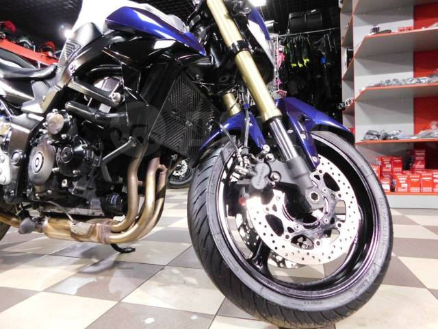 Suzuki GSR 750. 750. ., , ,  .     