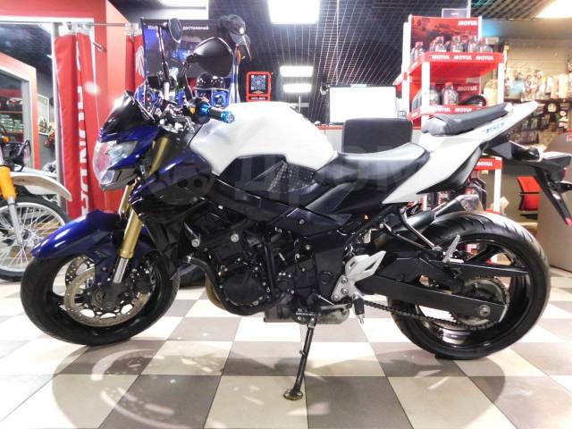 Suzuki GSR 750. 750. ., , ,  .     