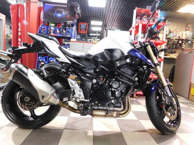 Suzuki GSR 750. 750. ., , ,  .     