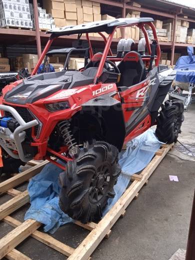 Polaris RZR XP 1000 High Lifter. ,  \,   