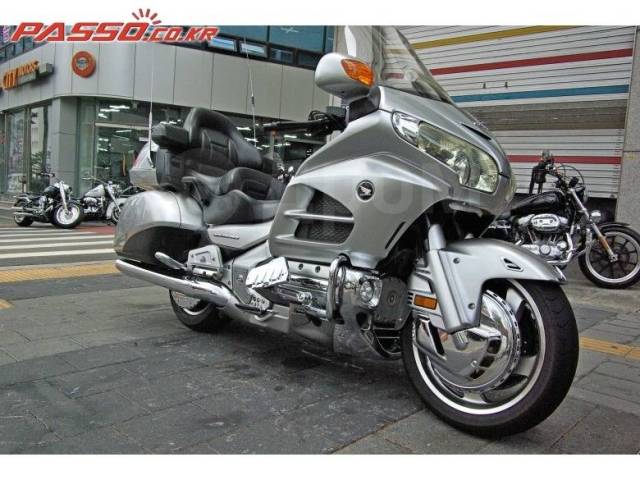 Honda Gold Wing. 1 832. ., , ,  .     