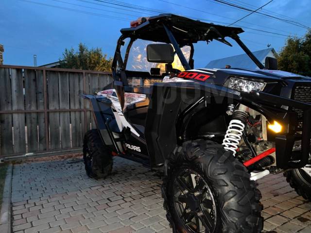 Polaris RZR XP 1000.   