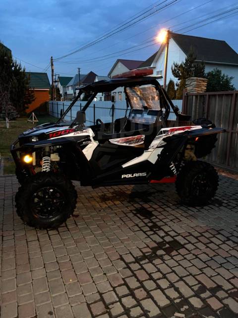 Polaris RZR XP 1000.   