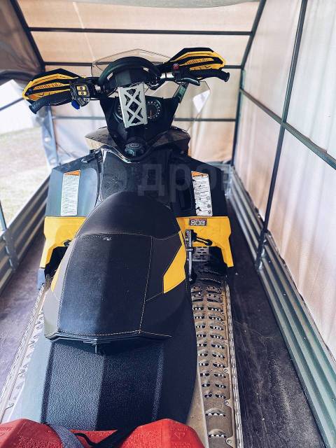 BRP Ski-Doo Summit. ,  ,   