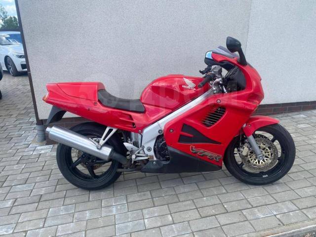 Honda VFR 750 1995 750   4     67 800    -    216  