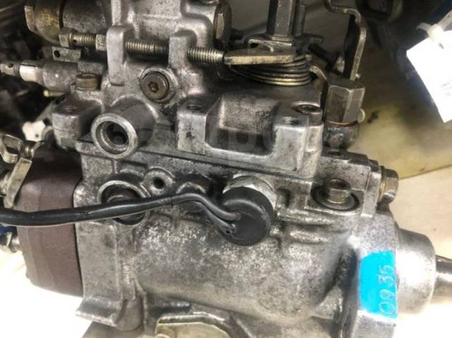 Тнвд тойота 2с дизель глушилка. Тахометр на тнвд. Топливный насос тойота хайс дизель. Датчик тахометра 2ct. Датчик оборотов тнвд 3ct.