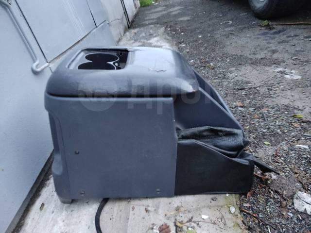 Купить Бардачок между сиденьями во Владивостоке по цене: 1 700 ...