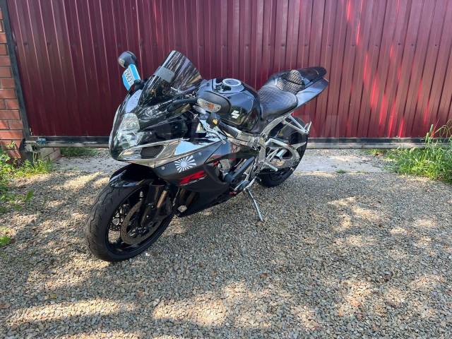 Suzuki GSX-R 750. 750. ., , ,  .     