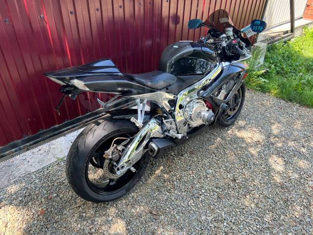 Suzuki GSX-R 750. 750. ., , ,  .     