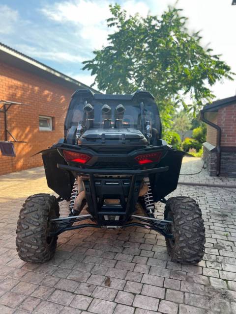 Polaris RZR XP 1000. ,  \,   