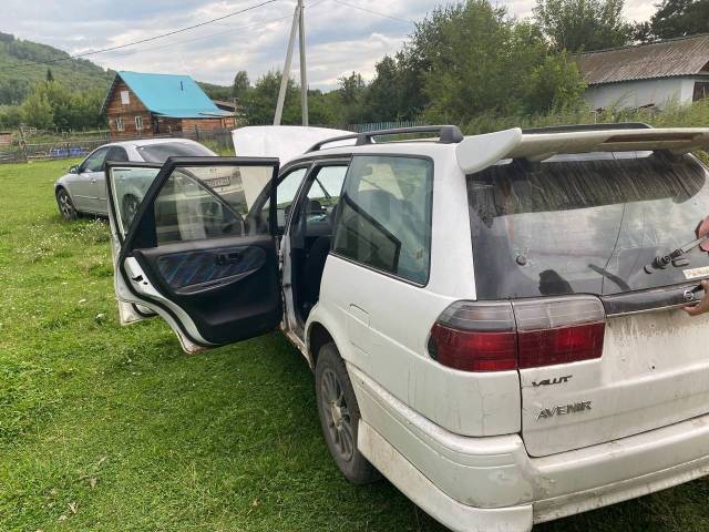 Ниссан Авенир салют х 2000
