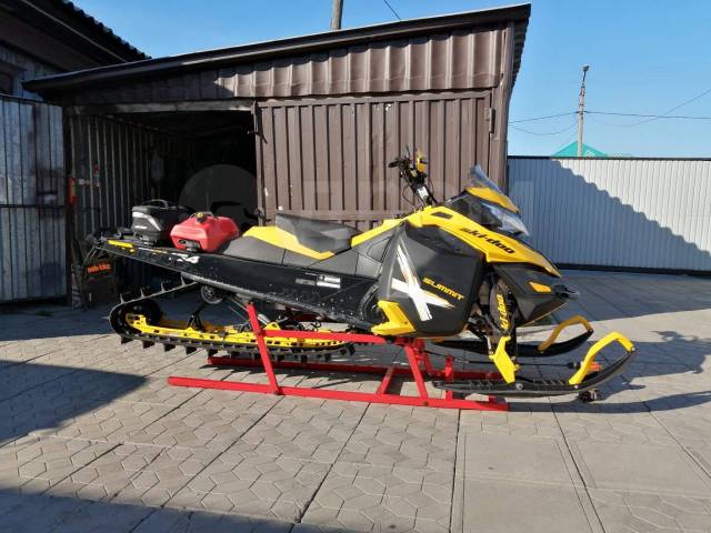 BRP Ski-Doo Summit. ,  ,   