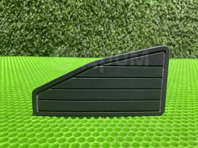 Купить Подставка под ногу Suzuki Escudo 2002 7582156B00 TA01R J20A во ...