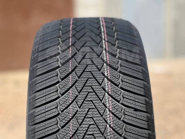 235 45r 19
