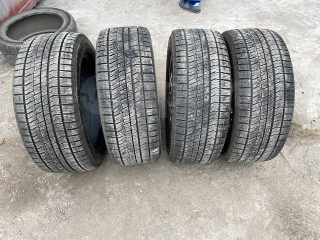 Bridgestone Blizzak VRX2, 235/50 R17, 17