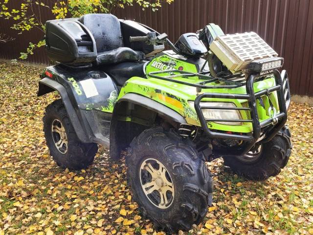 Arctic Cat. ,  \,   