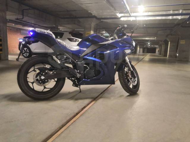 Yamaha YZF-R3. ,   