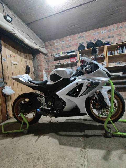 Suzuki GSX-R 1000. 1 000. ., , ,   