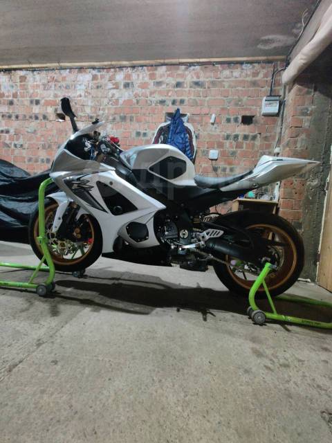 Suzuki GSX-R 1000. 1 000. ., , ,   