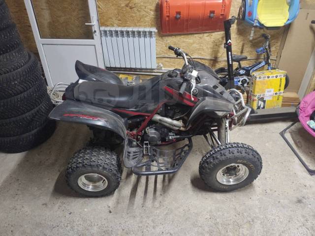 Yamaha Raptor 660. ,  \,   