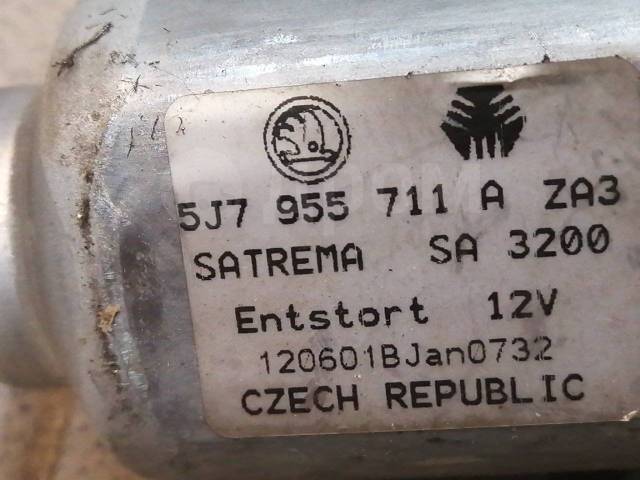 Купить Моторчик заднего дворника шкода Фабия 2 5J7955711A в Москве по ...