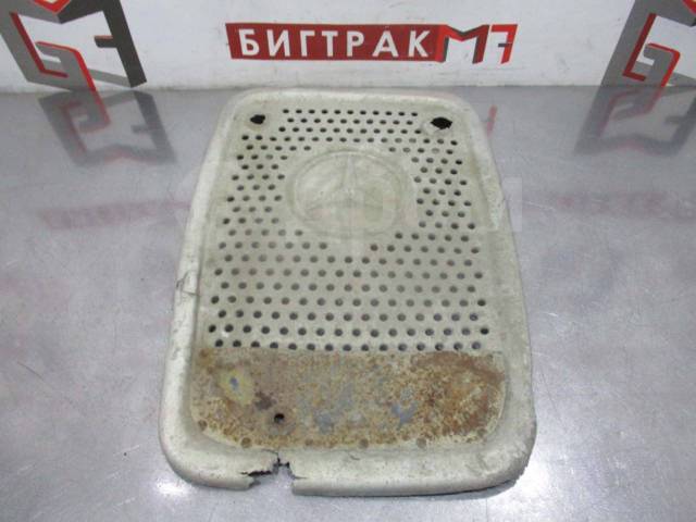 Выхлопная труба сбоку Мерседес