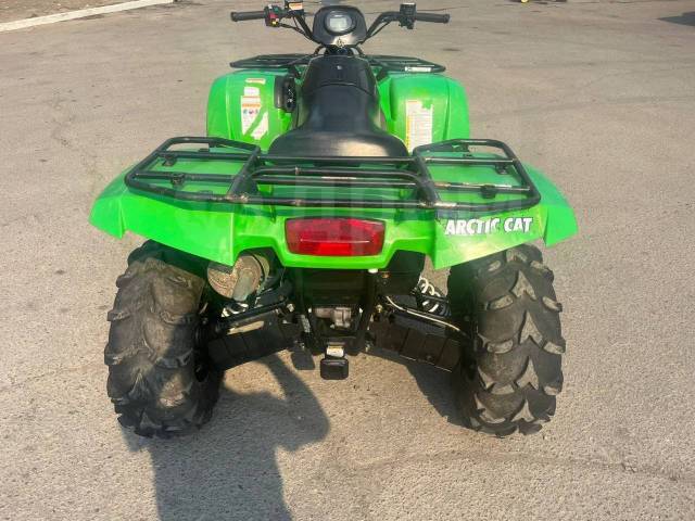 Arctic Cat. ,  \,   