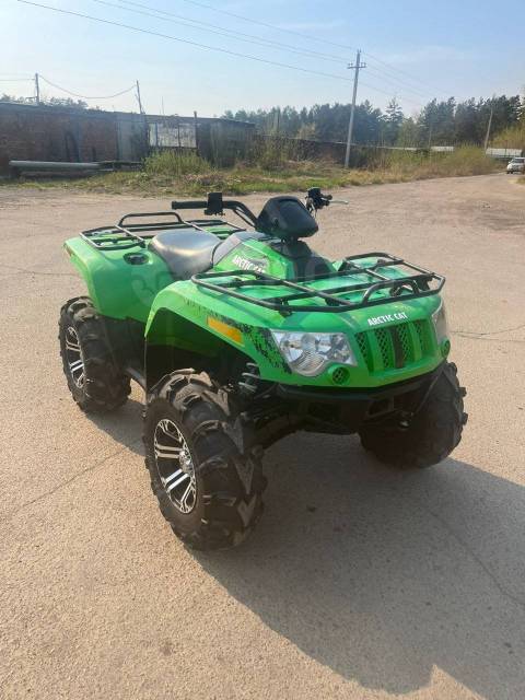 Arctic Cat. ,  \,   