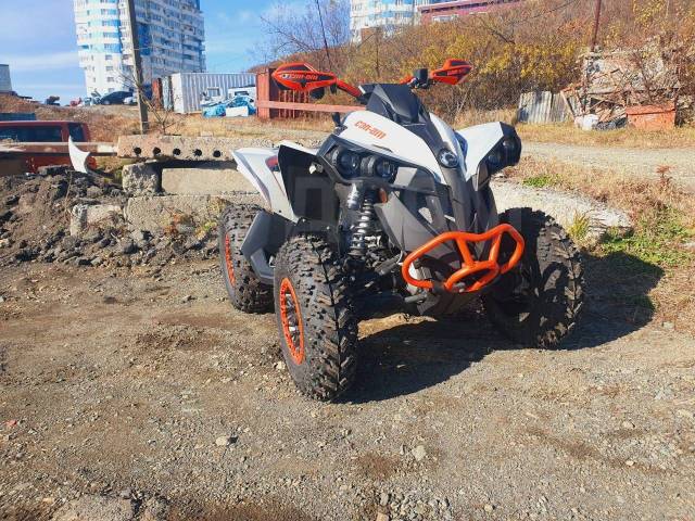 BRP Can-Am Renegade 1000 XXC. ,  \,   