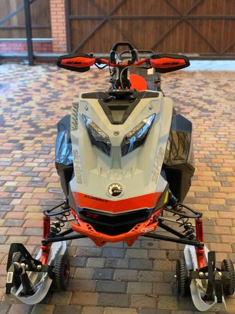 BRP Ski-Doo Summit X with Expert Package. ,  ,   