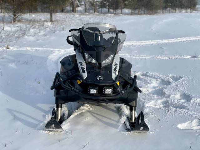 BRP Ski-Doo Skandic Sport. ,  ,   