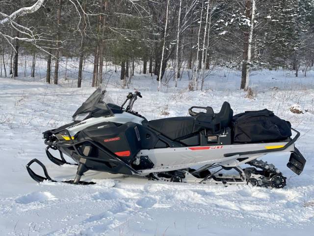 BRP Ski-Doo Skandic Sport. ,  ,   