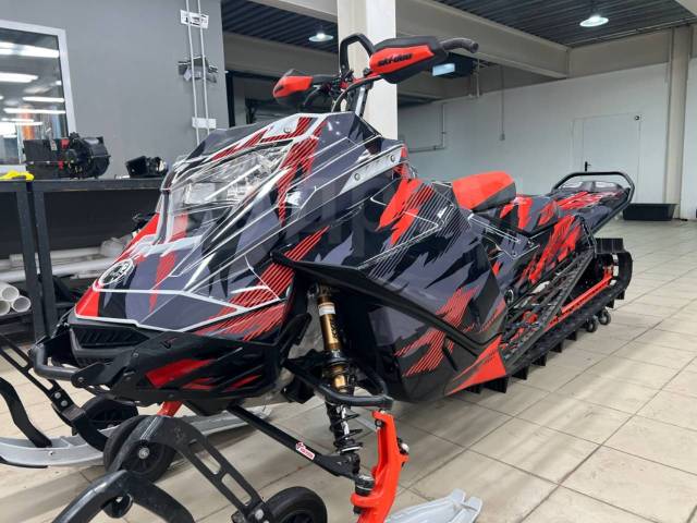 BRP Ski-Doo Summit. ,  ,   