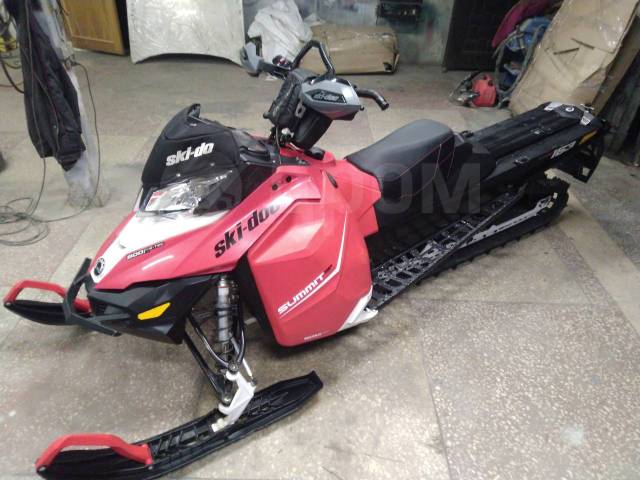 BRP Ski-Doo Summit. ,  ,   