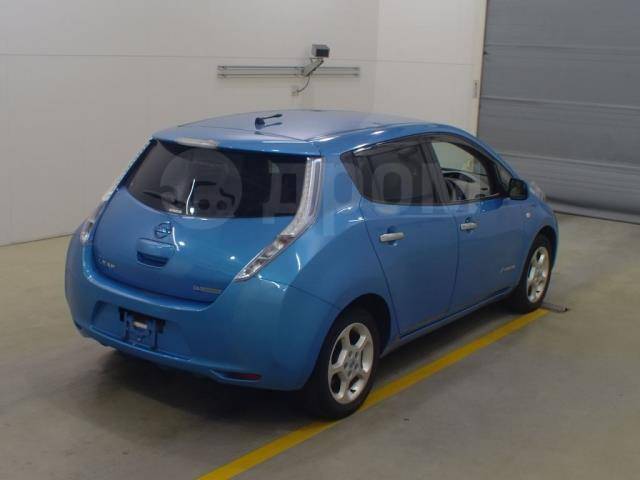 Nissan Leaf электромобиль