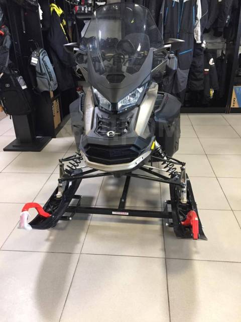 BRP Ski-Doo Expedition. ,  ,   