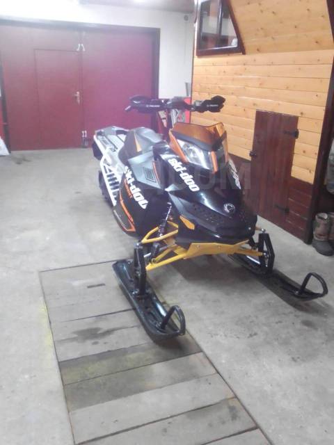 BRP Ski-Doo Summit. ,  ,   