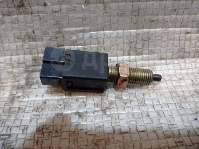Купить Концевик под педаль тормоза Mitsubishi Diamante F25A, 6G73 во ...
