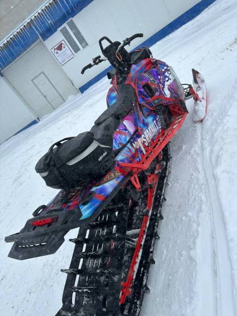 BRP Ski-Doo Summit. ,  ,   