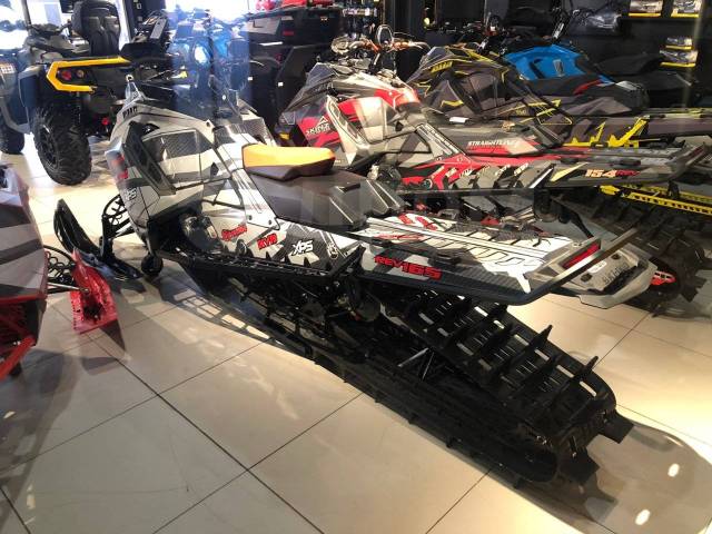 BRP Ski-Doo Summit X with Expert Package. ,  ,   