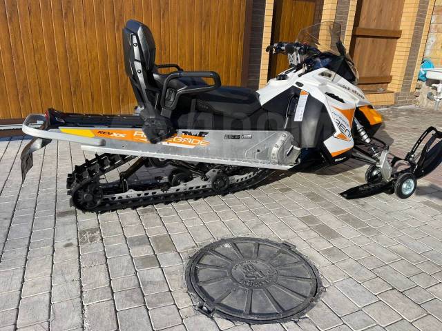 BRP Ski-Doo Renegade. ,   