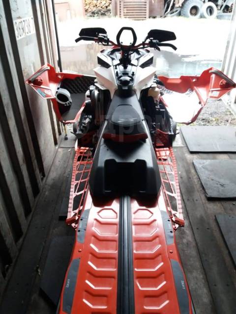 BRP Ski-Doo Summit X with Expert Package. ,  ,   