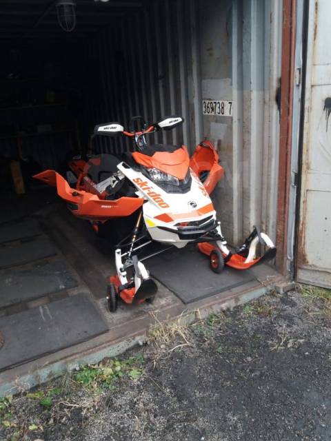 BRP Ski-Doo Summit X with Expert Package. ,  ,   