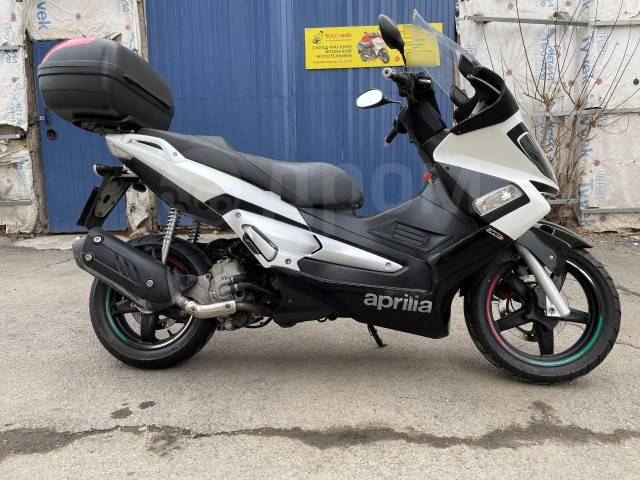 Aprilia sr sale max 300