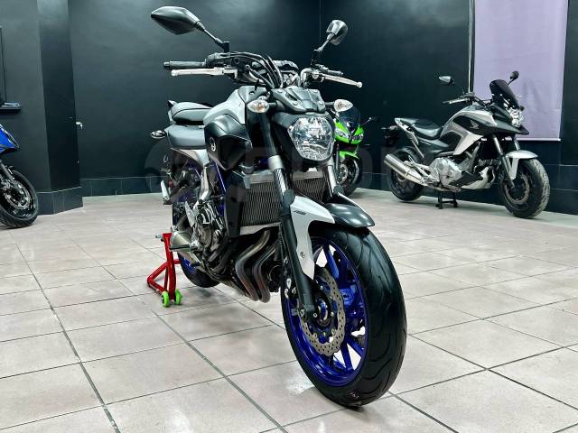 Yamaha MT. 700. ., , ,   