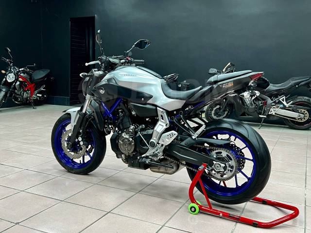 Yamaha MT. 700. ., , ,   