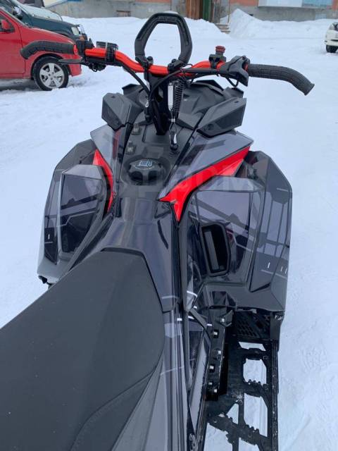 BRP Ski-Doo Summit. ,  ,   