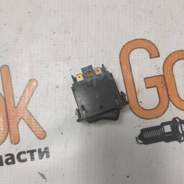 Купить Кнопка обогрева стекла Mitsubishi Pajero 2 в Пензе по цене: 790 ...