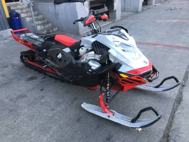 BRP Ski-Doo Summit X with Expert Package. ,  ,   